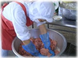 材料を混ぜる様子