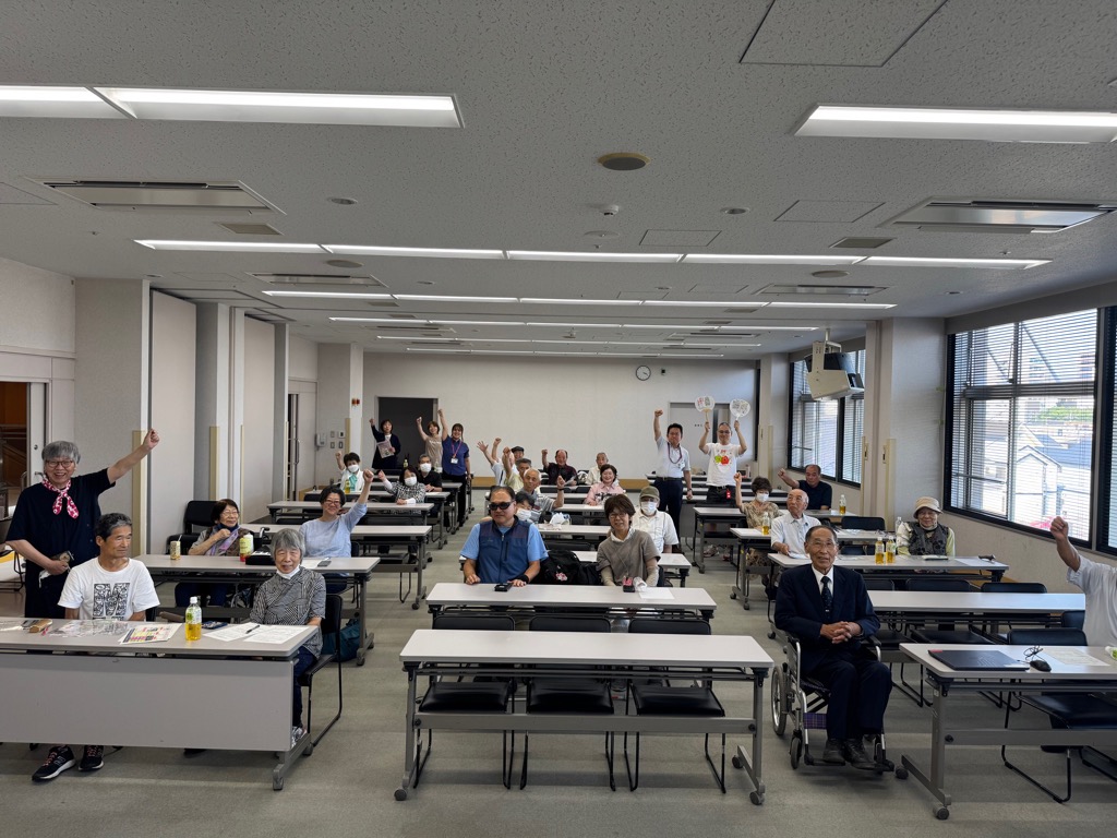 参加者の皆さんと記念撮影