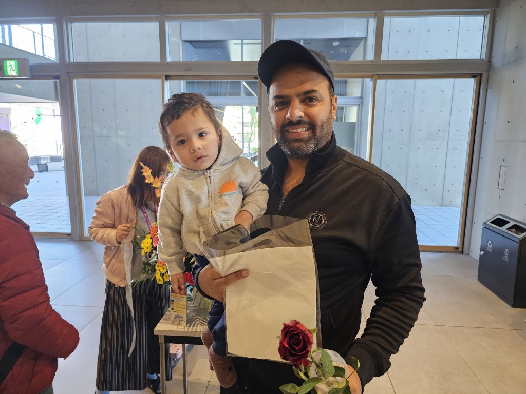 一輪お渡しして記念撮影