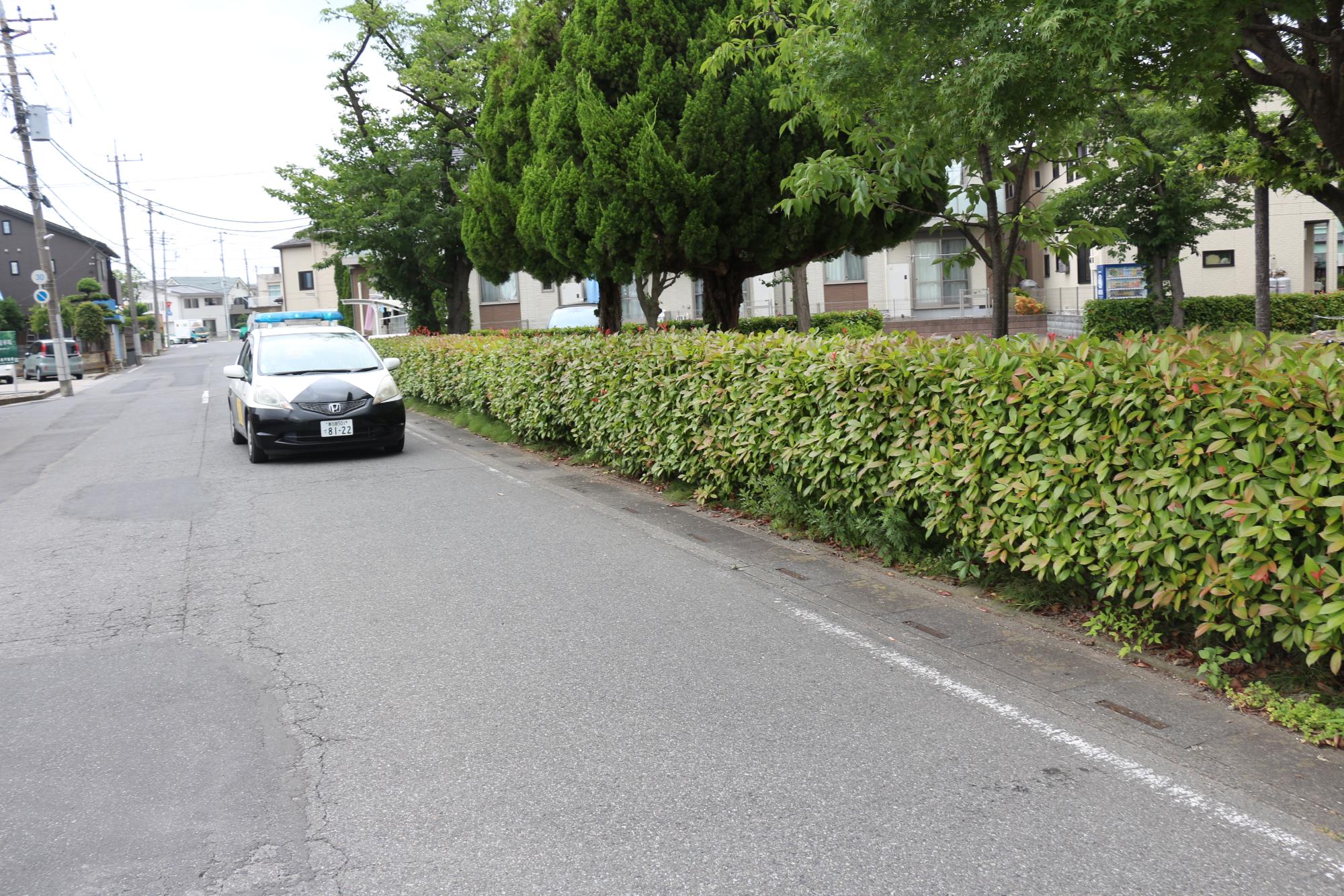 某団体が青パトで巡回する様子