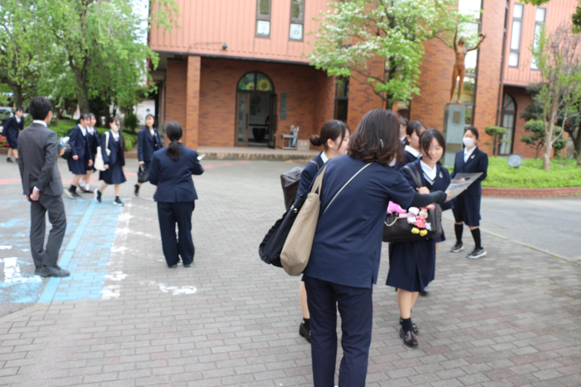 女子校啓発1