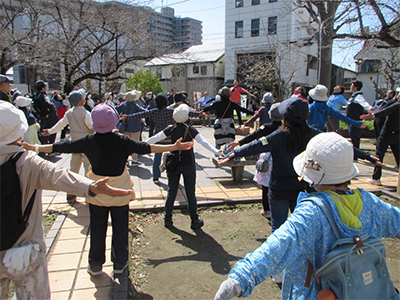 昨年度の桜ウオーキングの様子