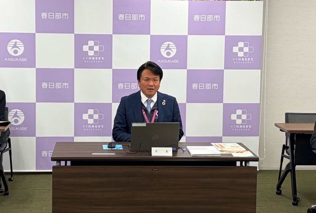 記者会見での市長の様子