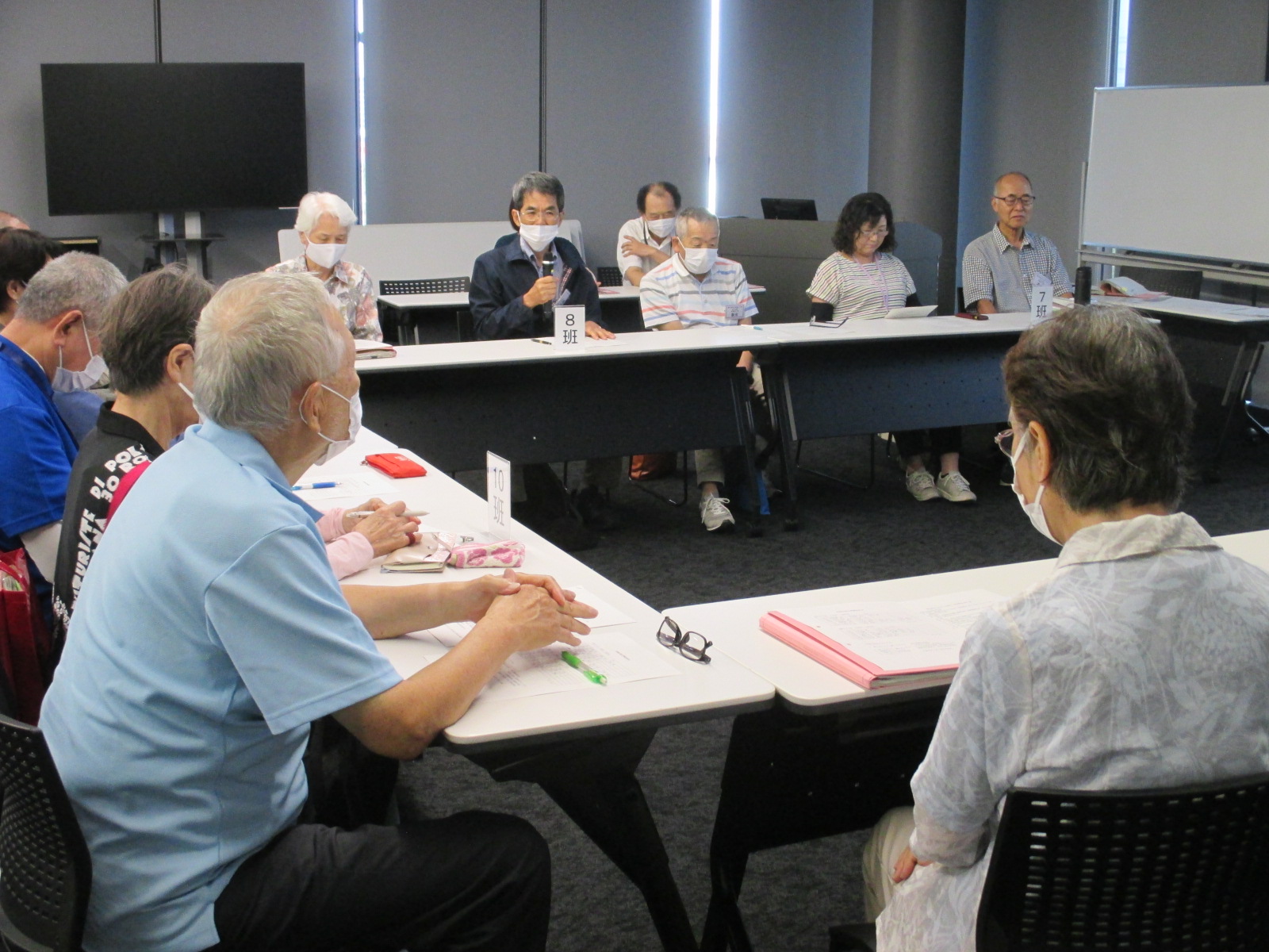 ふれあい大学 実行委員会での話し合いの様子