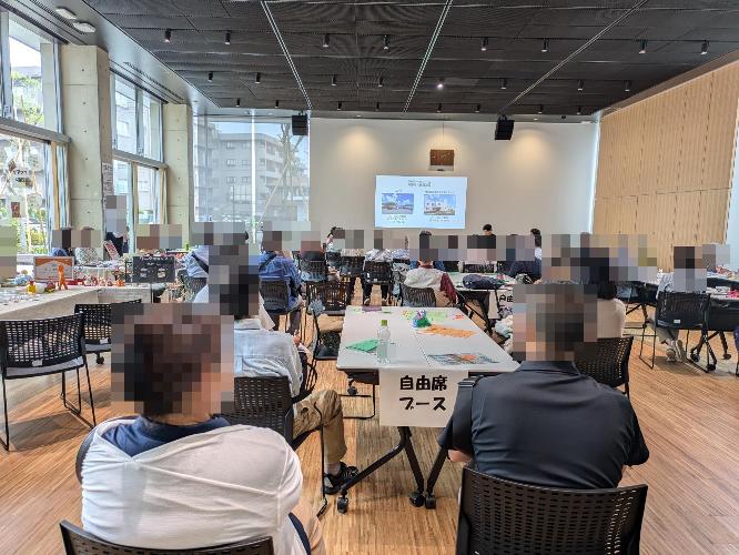 トークイベント中の会場内の様子