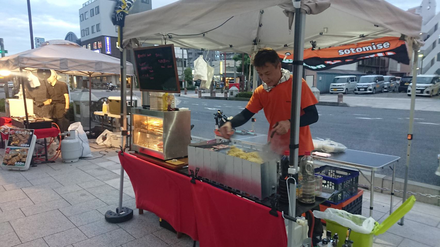 毎月第2・第4金曜日に開催される「ほこみち」の様子