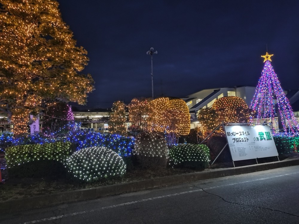 武里駅前イルミネーションの様子