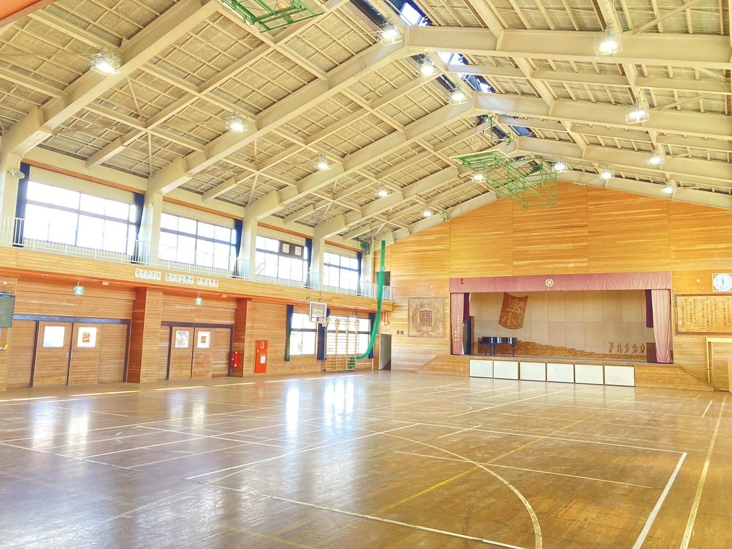 1階体育館貸館として使用できる小学校の面影を残した体育館です。