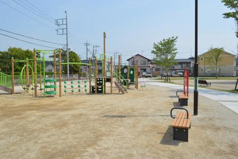 大枝公園の大型遊具の写真
