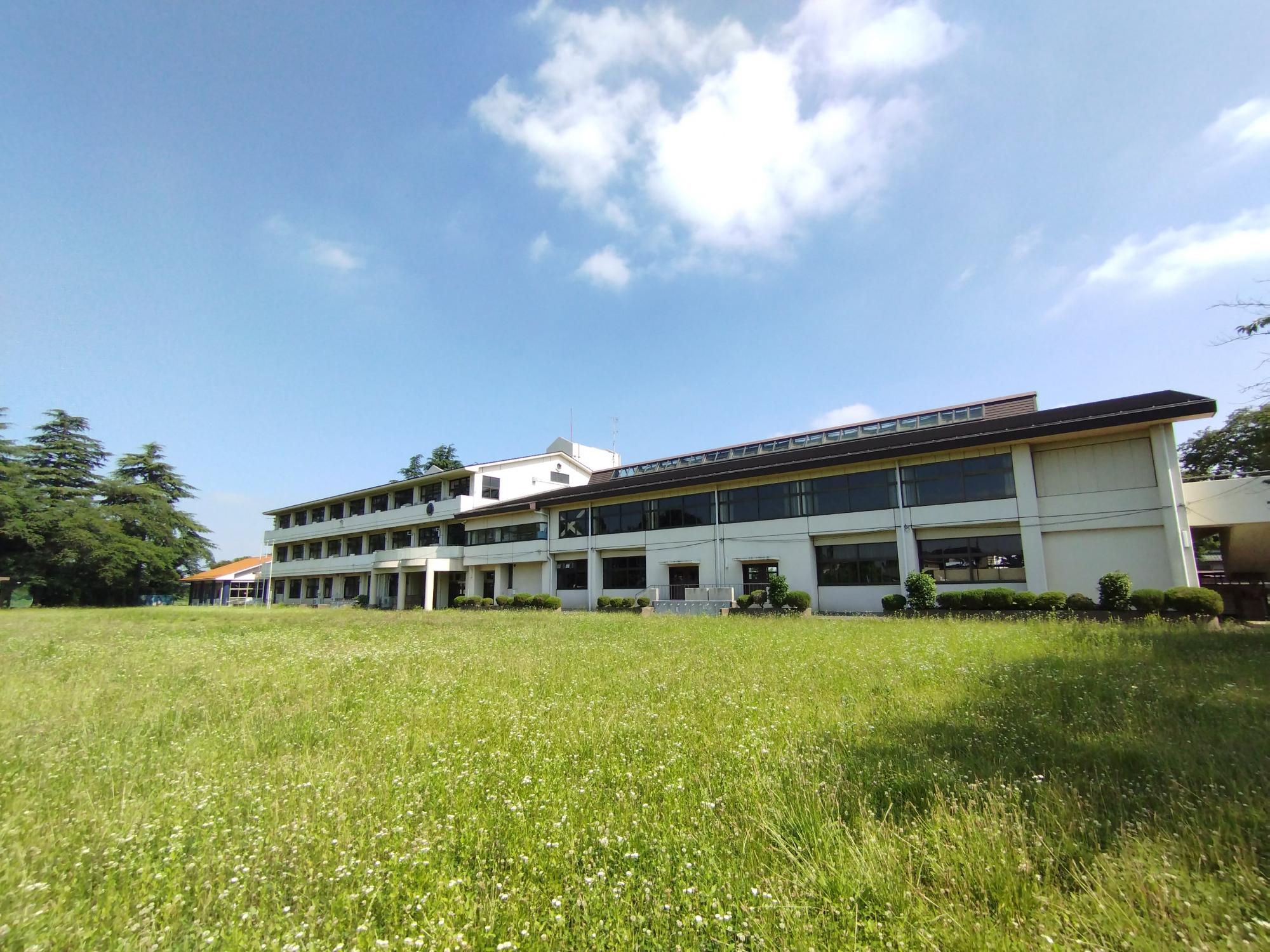 横からの外観です。