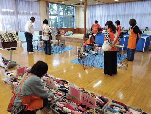 保護犬チャリティーマーケットの様子