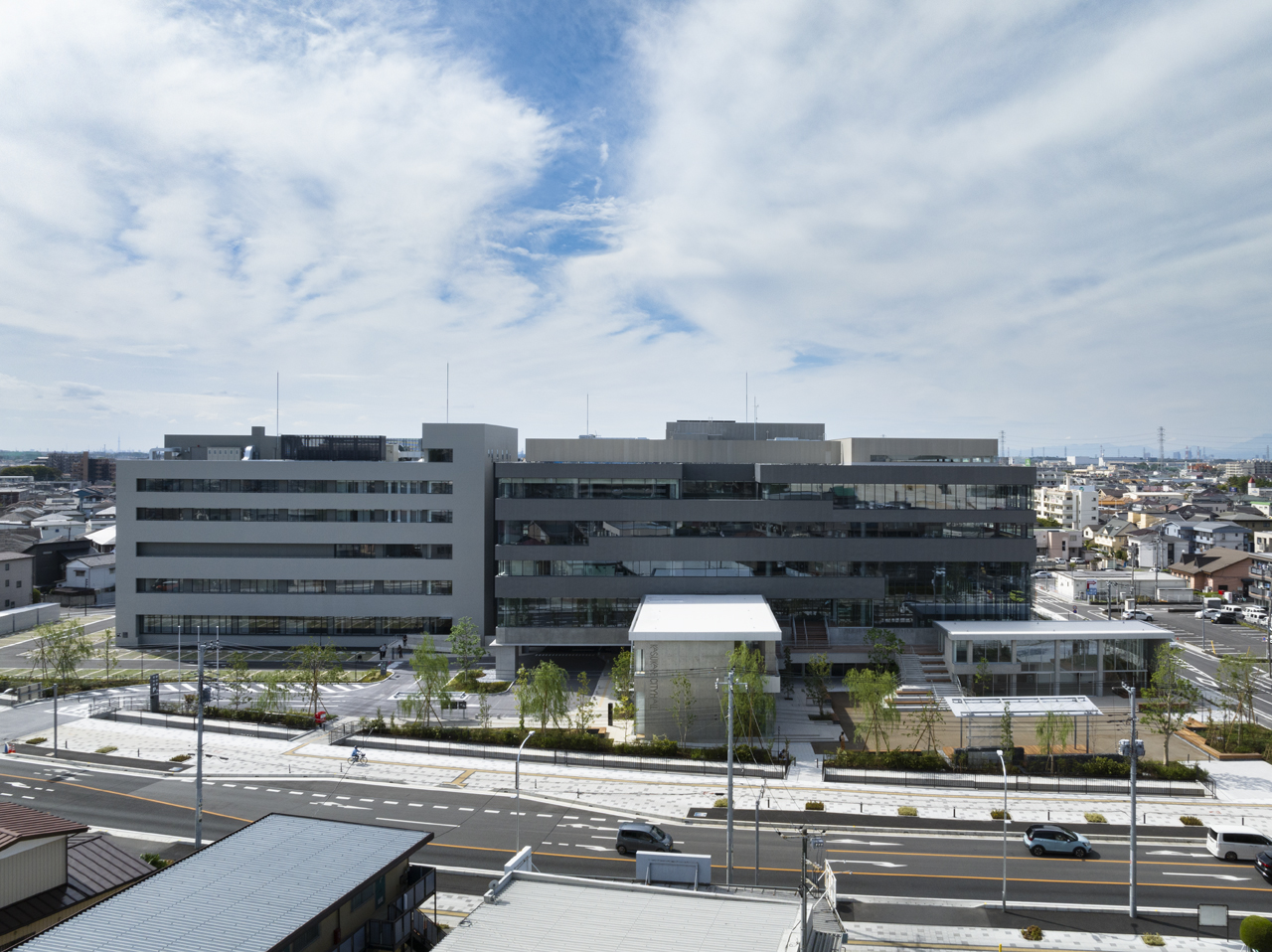 本庁舎・第二庁舎が見渡せるドローン撮影写真