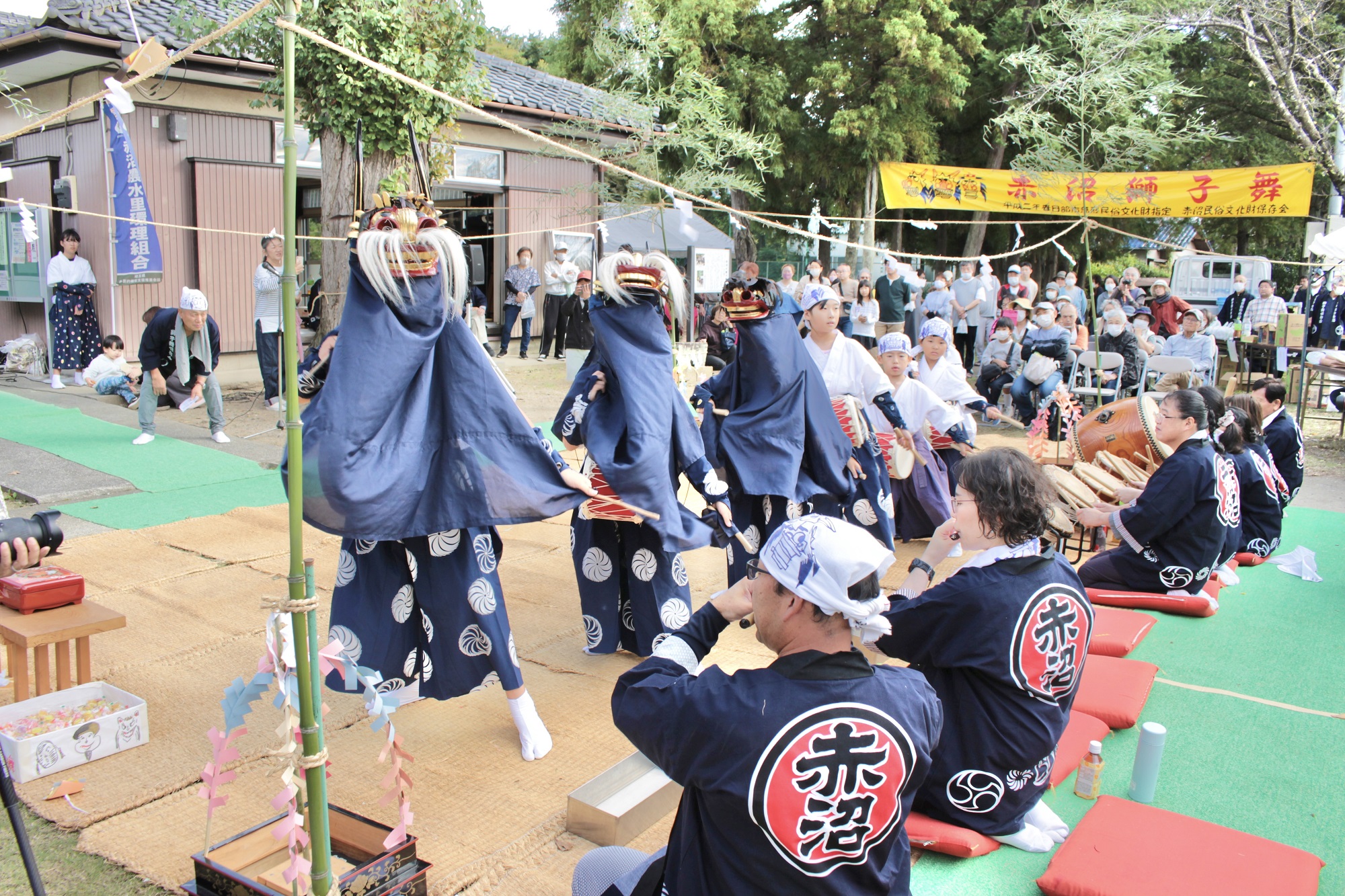 子どもたちによる舞の披露