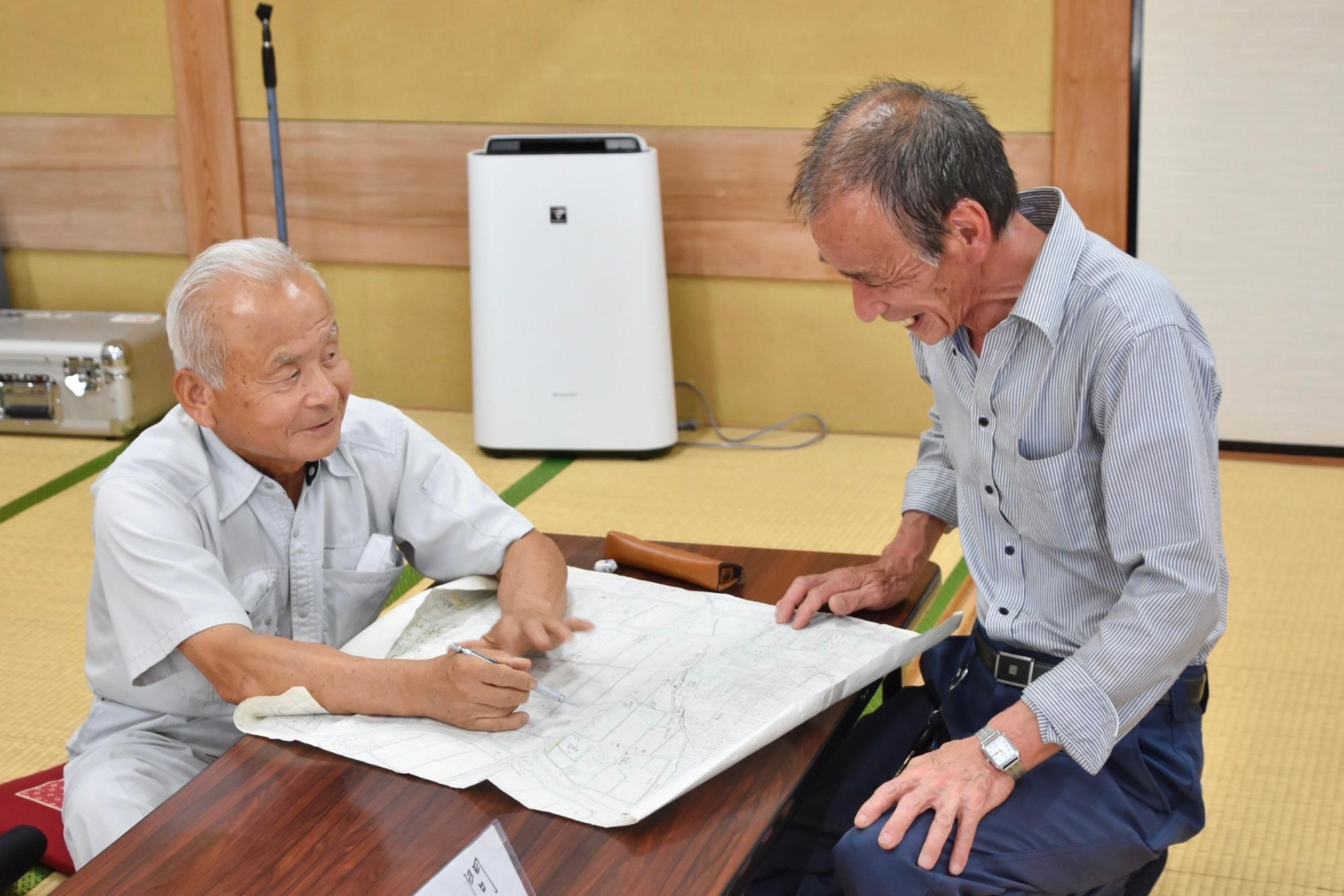 要望箇所を地図に落とし込む様子