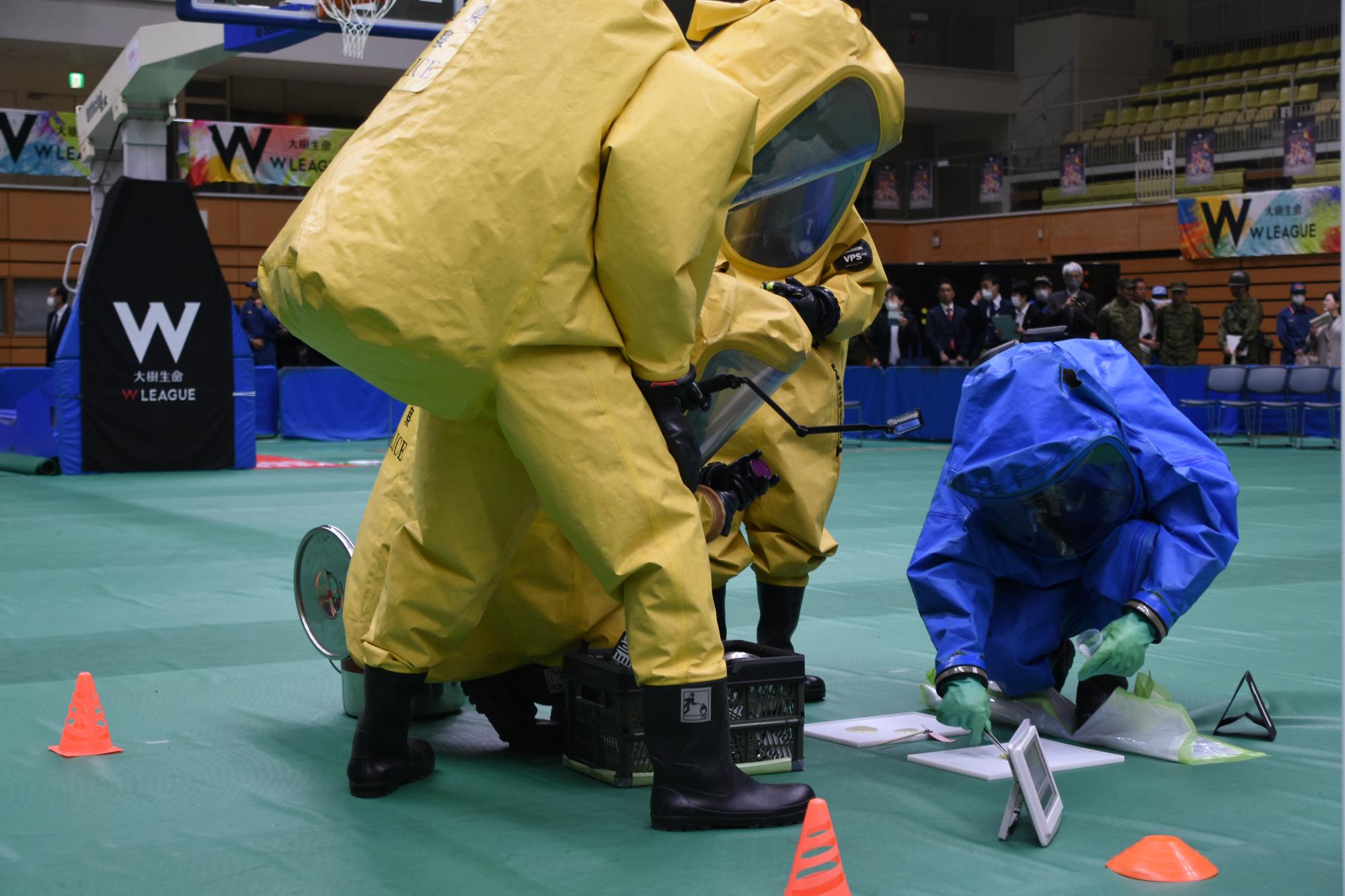会場内の除染の様子