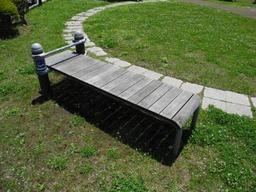 藤塚三本木第2公園敷地内に設置された、腹筋ベンチの写真