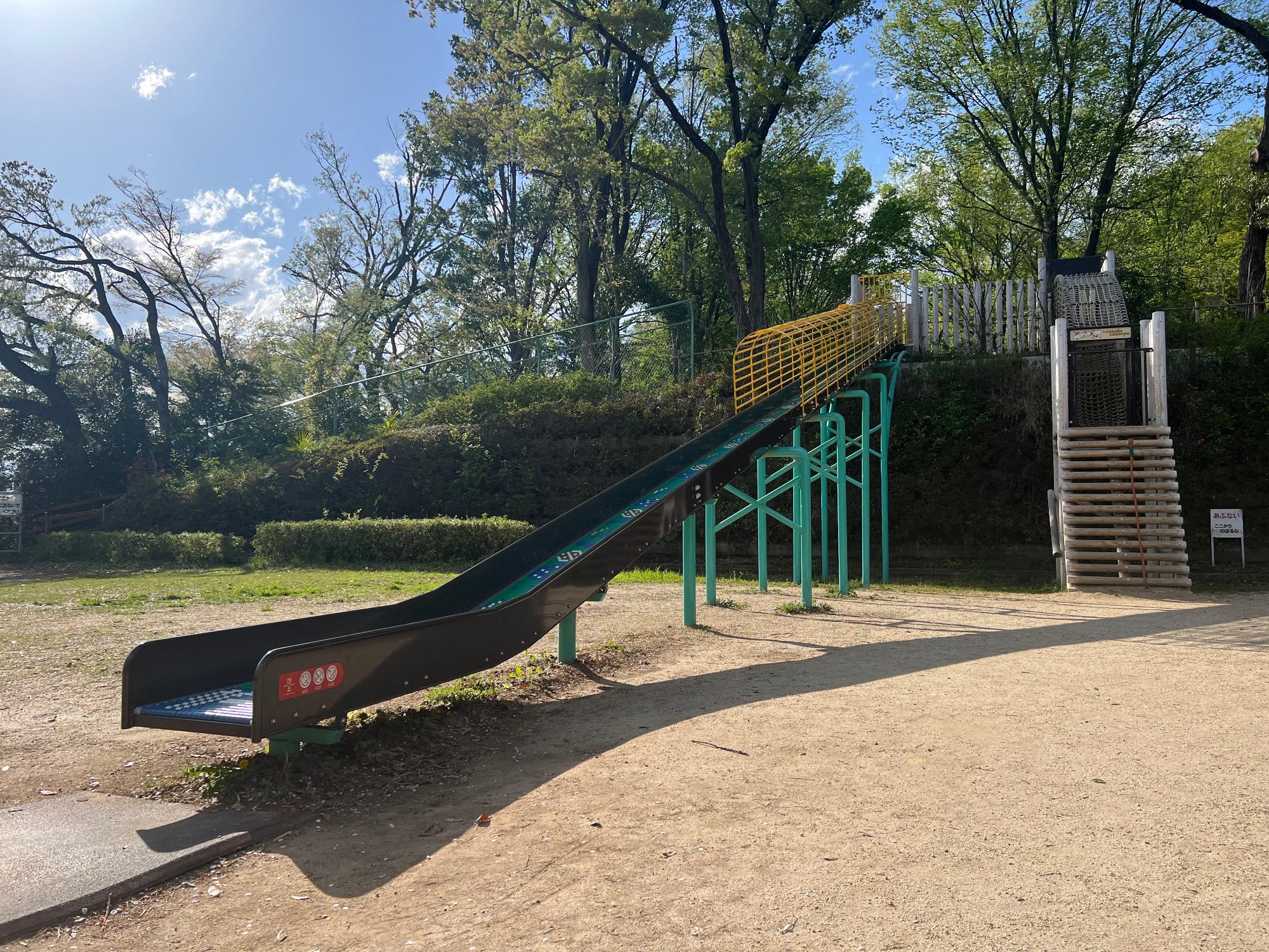 大型滑り台の写真