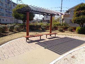 リニューアル後の大沼第2公園に設置した休憩エリアの写真