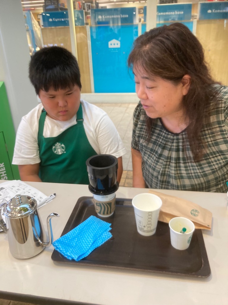 第3回SDGsカフェの様子（コーヒー抽出）