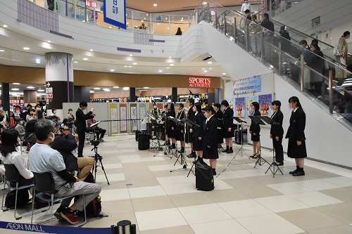 合唱部のパフォーマンス