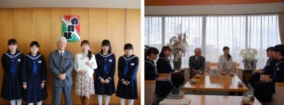 男性と女性の横に女子中学生たちが並んでいる写真と、机を囲んで座っている女子中学生たちと男性と女性の写真