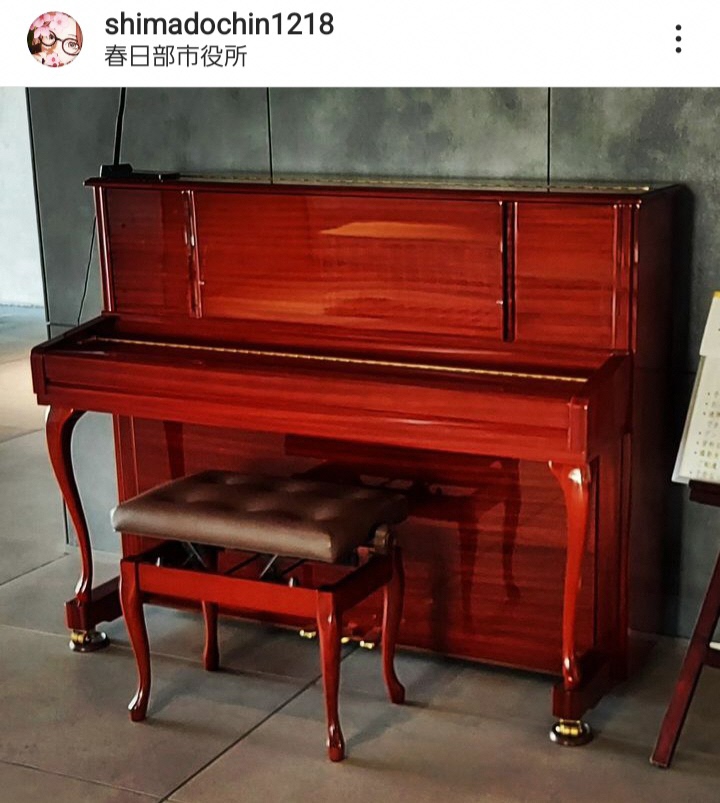 市役所本庁舎1階ロビーに設置しているストリートピアノの写真（shimadochin1218さんの写真）