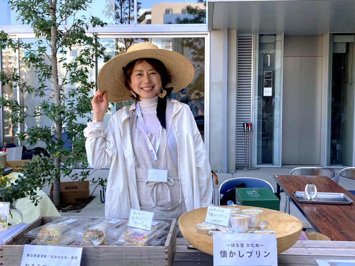 「暮らしクリエイティブスタジオeatoss」の 米粉を使ったフード販売の様子