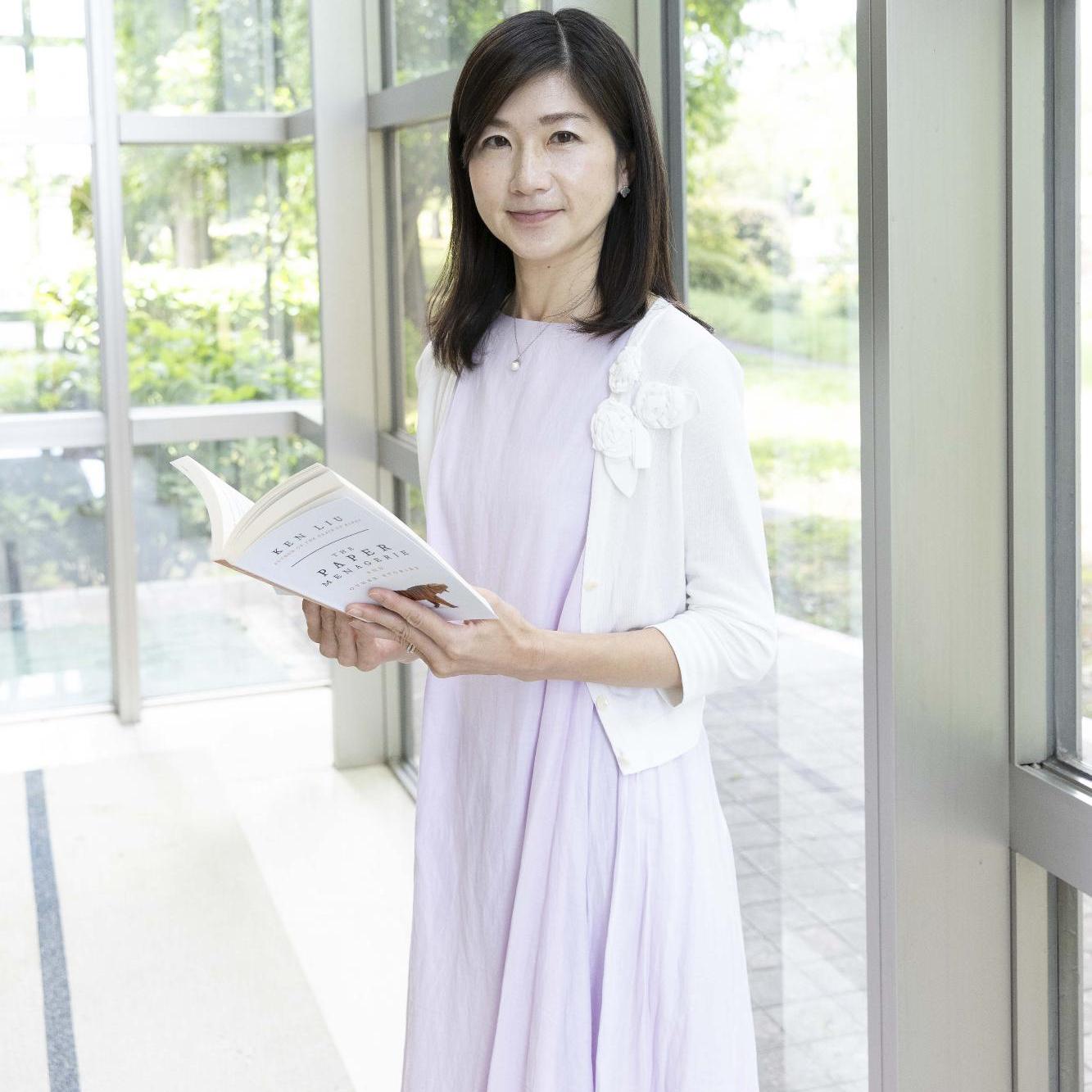 正面を向く井田大使