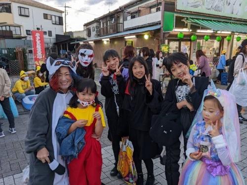 仮装をしたこどもたちが多く訪れていました。