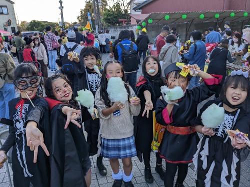 仮装をしたこどもたちが多く訪れていました。