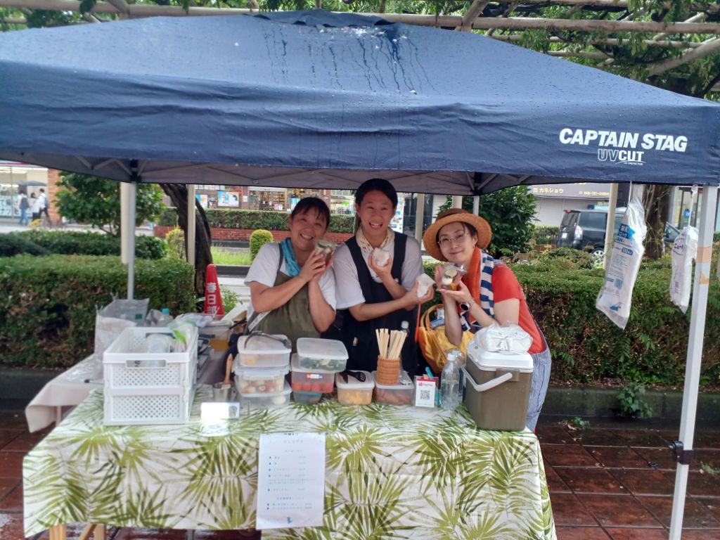 「おむすびcafe空と糸」出店の様子