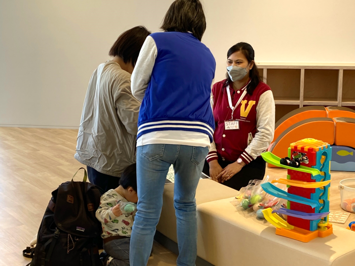 「ヴィクトリーインターナショナルスクール合同会社」の英語で遊ぼう インターナショナルスクール体験の様子