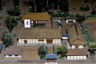 複数の大型家屋が立ち並ぶ粕壁宿本陣ミニチュア模型の写真