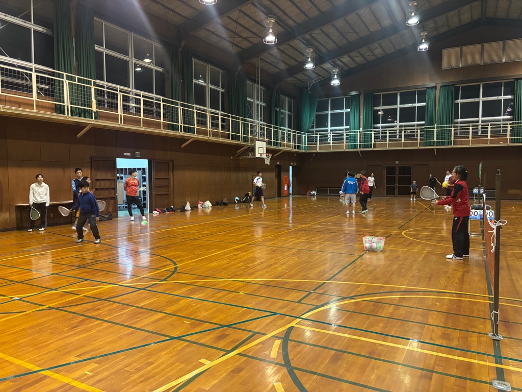 ミニテニスの風景