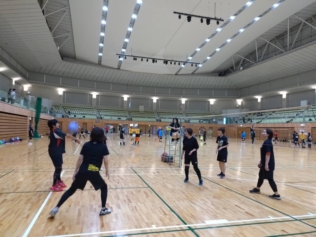 ソフトバレーボール試合風景