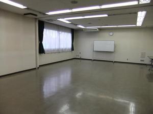 粕壁南公民館会議室（何も置いていない状態）の写真