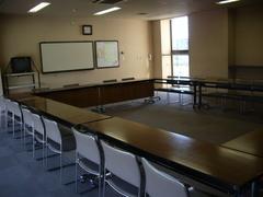 豊春地区公民館研修室2（机といすを置いた状態）の写真
