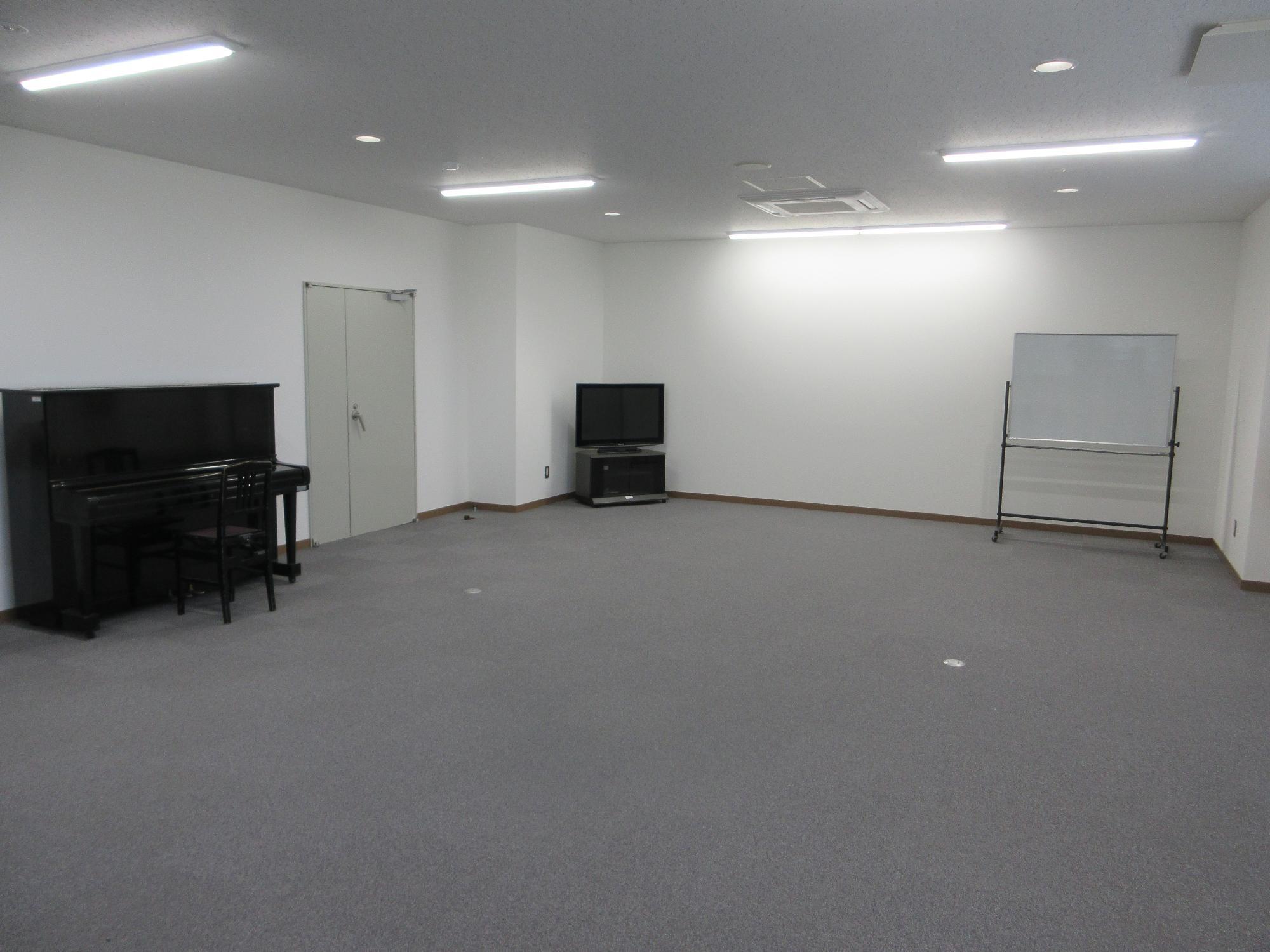 庄和市民センター正風館2階の視聴覚室内部の写真