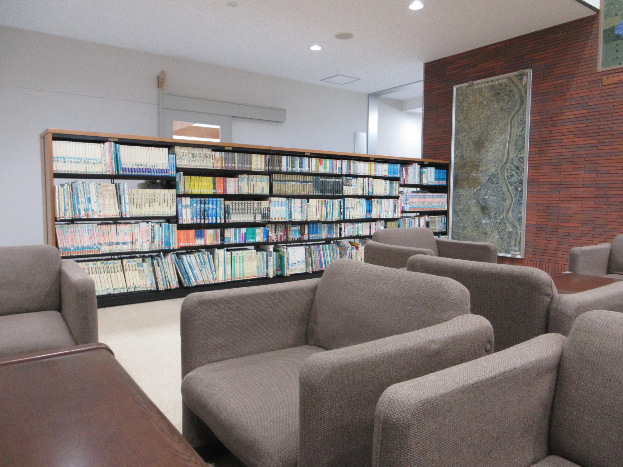 庄和市民センター正風館1階の図書コーナーの写真