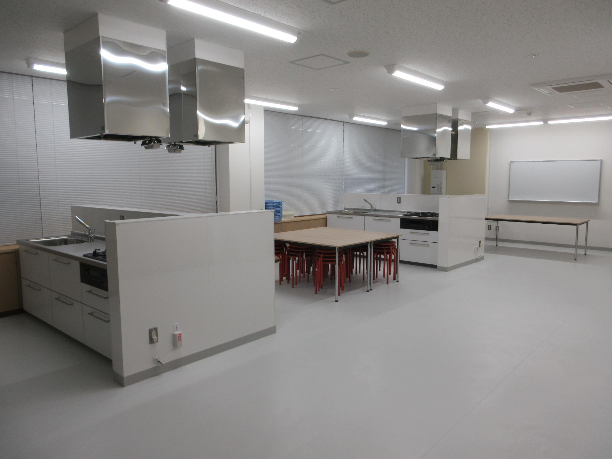 庄和市民センター正風館2階の調理実習室内部の写真