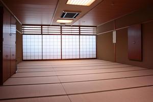 広々とした明るい畳の部屋の豊野地区公民館和室の写真