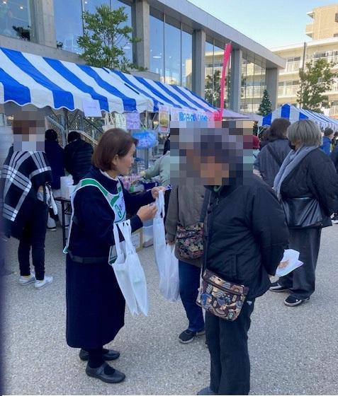 パンフレット配布の様子