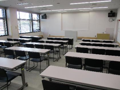 講習室