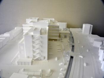 市役所の模型（東側）