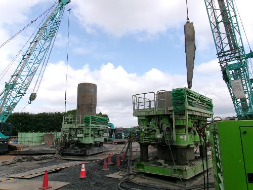 全周回転式掘削機2基