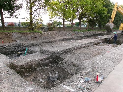 屋内ストックヤード根切り状況