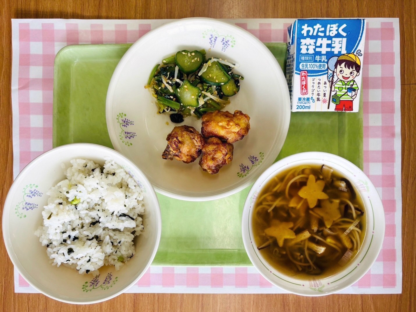 20260707地場産食材を使用した給食（きゅうり2）