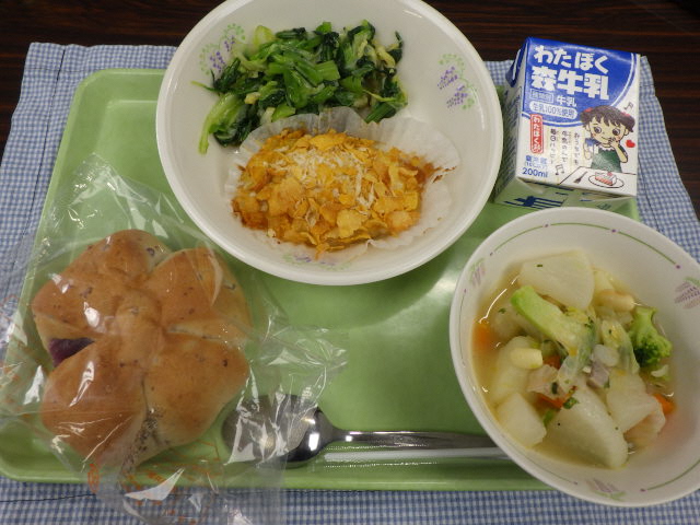 赤米を使った学校給食
