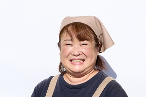 スタッフの小川早苗さん
