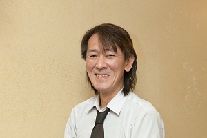 店舗で提供している、屋台イタリアンぱれっと店主の桑鶴義浩さん